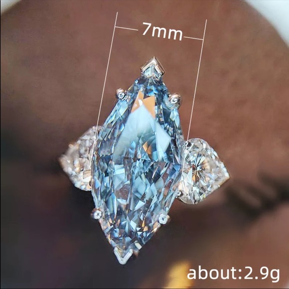 New Women’s 925 Silver Marquise Cut Crystal Ring - Picture 3 of 3